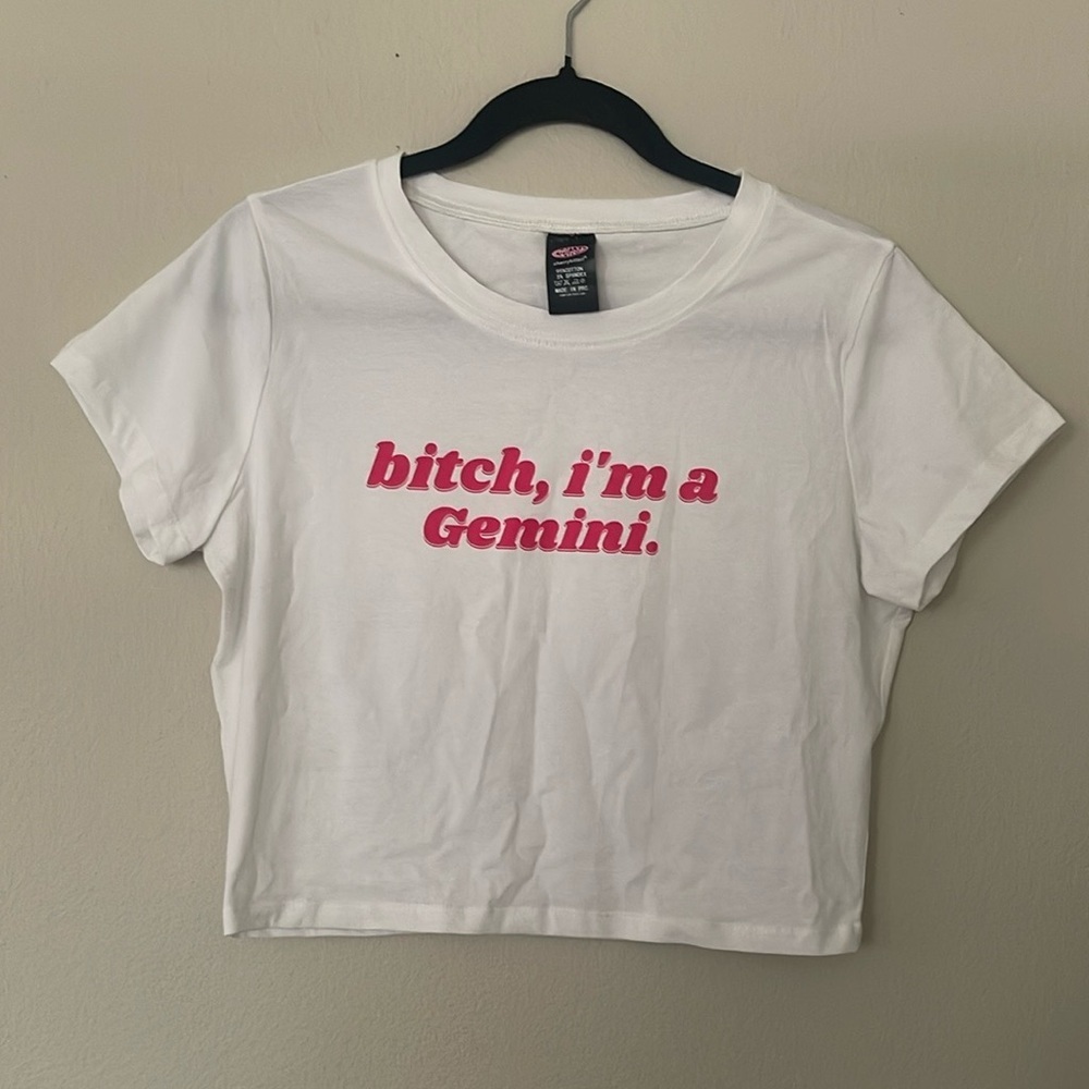 NEW White Graphic Tee with Pink Text Size L - Picture 4 of 6